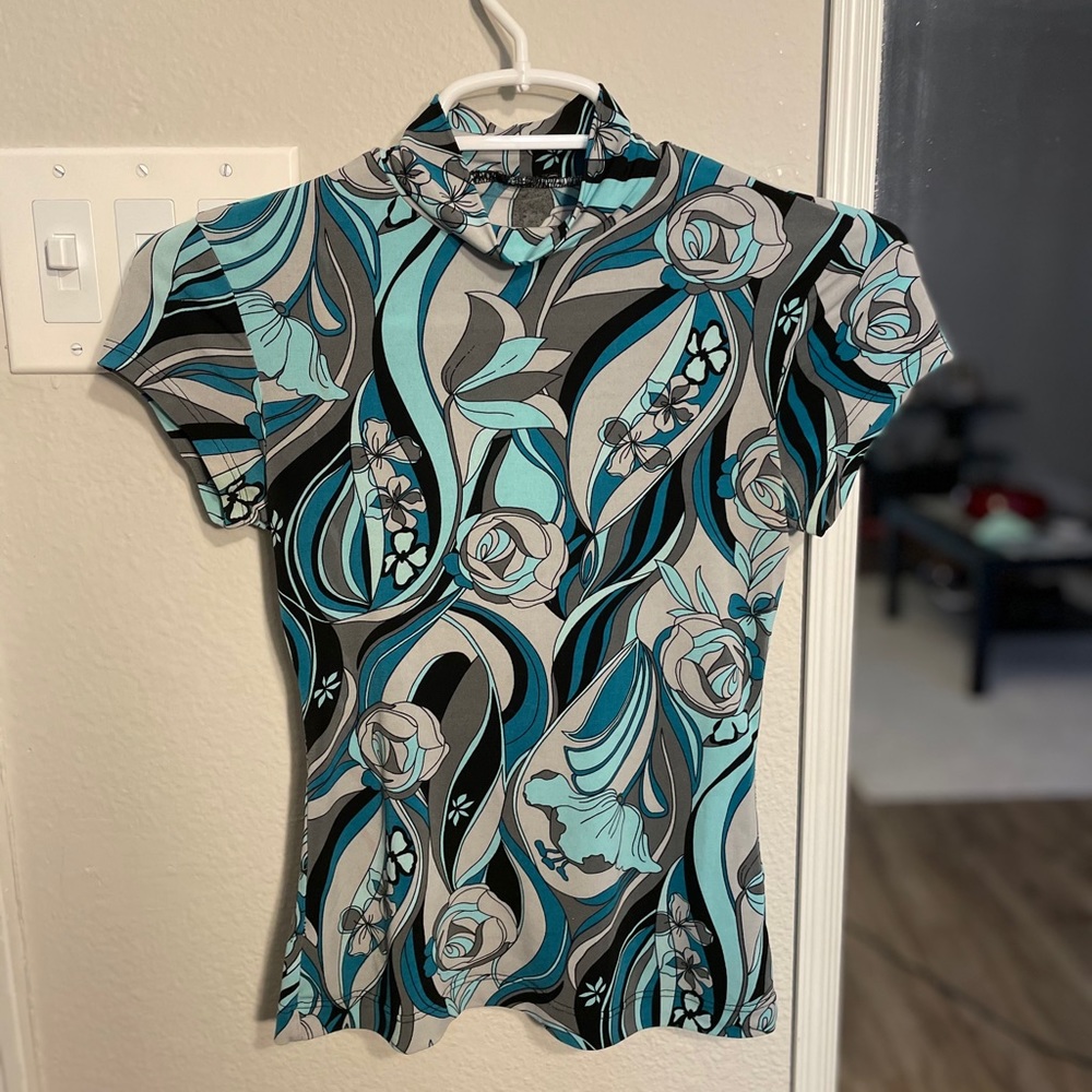 Gorgeous Vintage Piece!